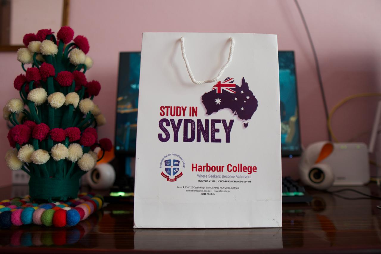 Paper bag manufactured for Harbour College